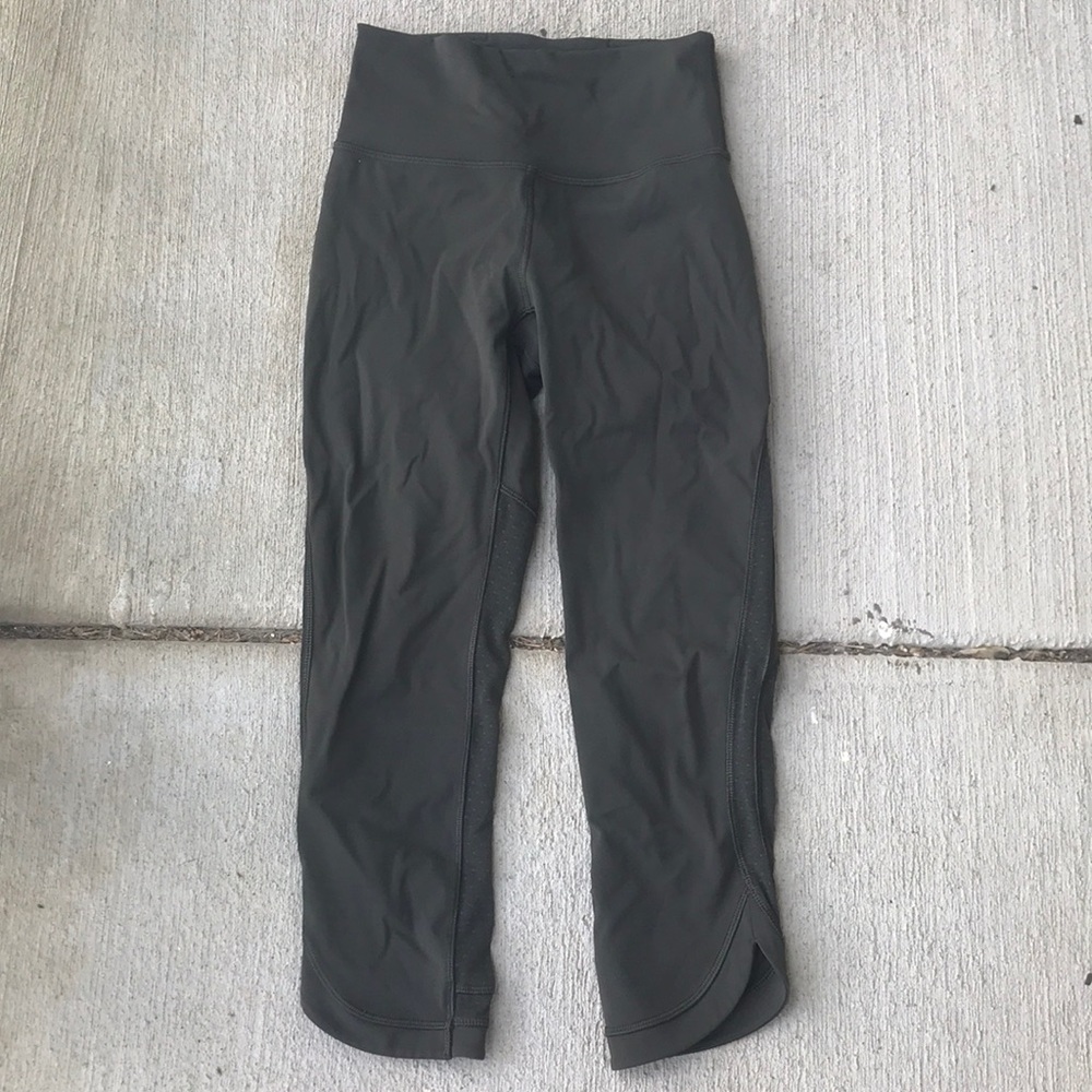 Lululemon crops
